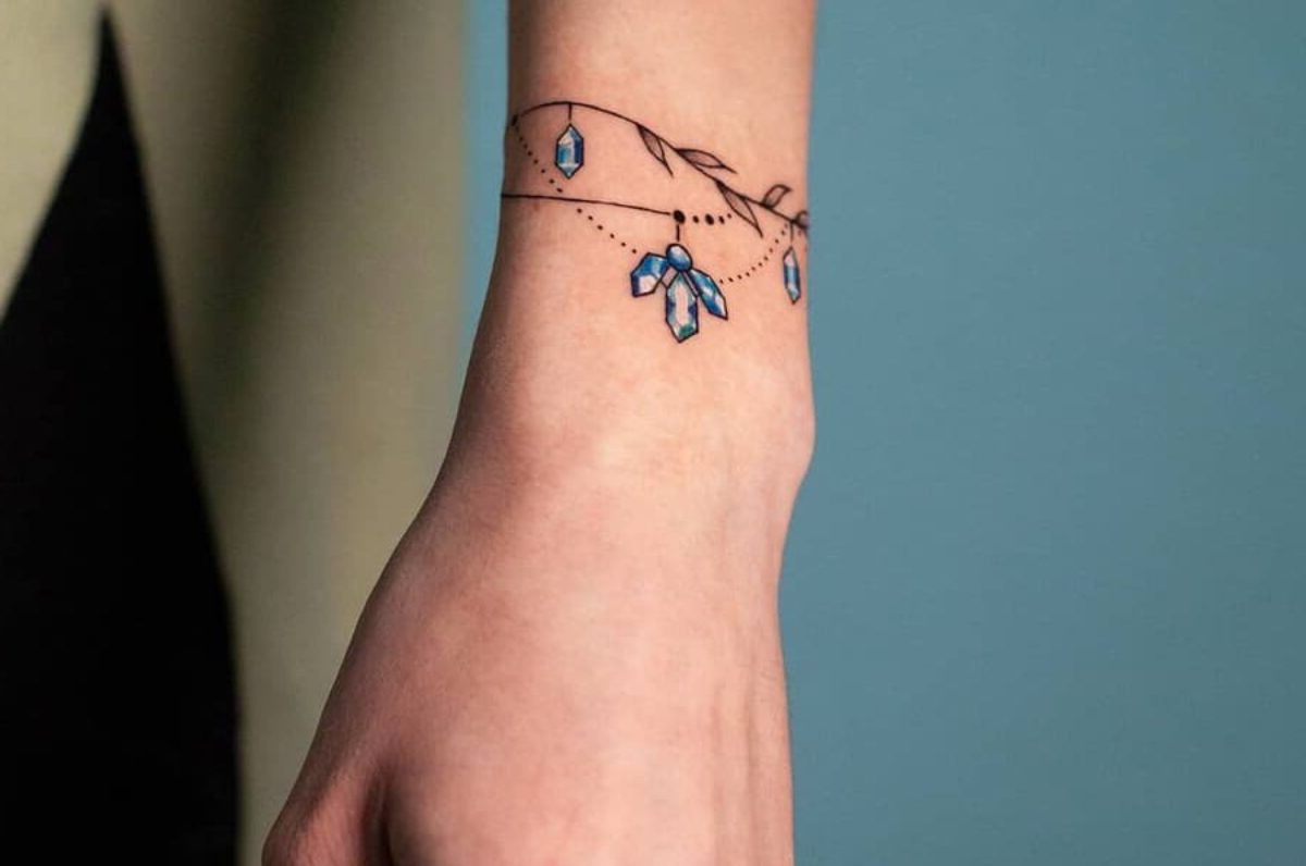 Do you want a minimalist tattoo? Check out these ideas | Roll and Feel